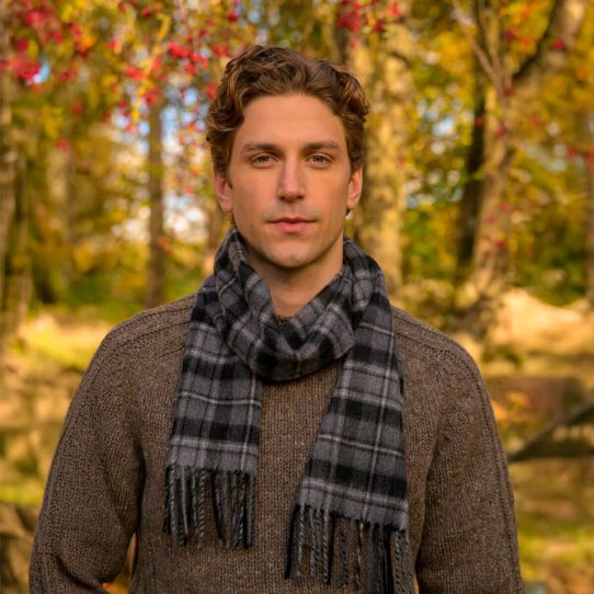 Beau Cashmere Scarf Macrae Hunting Grey