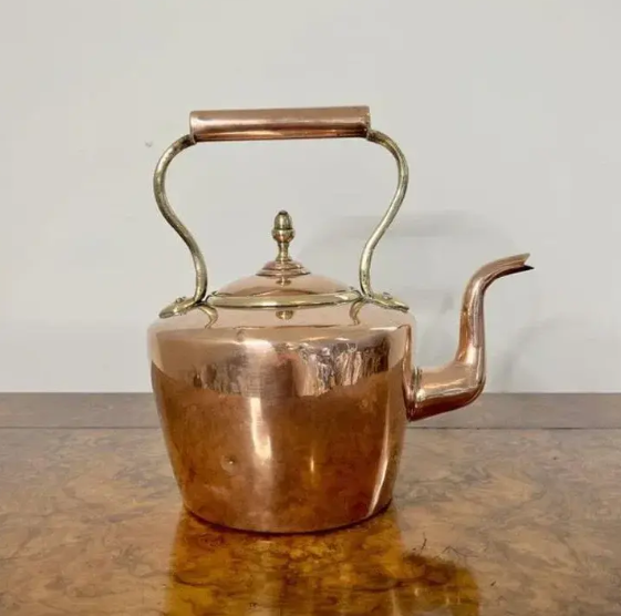 Victorian British Copper Kettle with Gooseneck Spout and Acorn Finial. C. 1850-1875