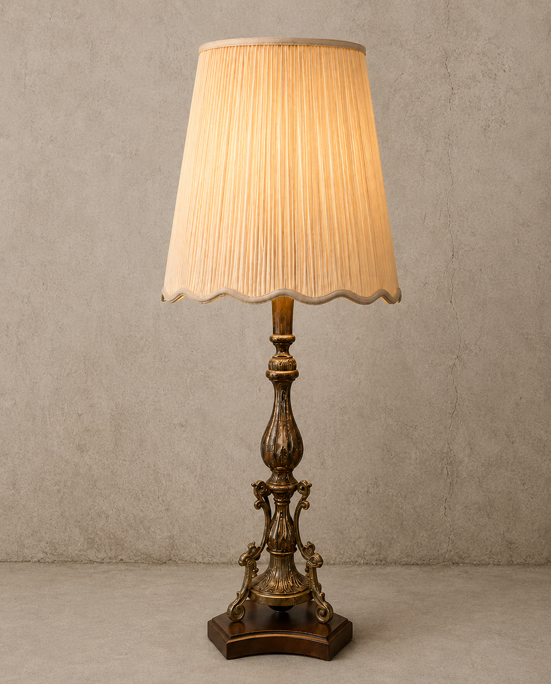 Vintage Pleated Table Statement Lamp