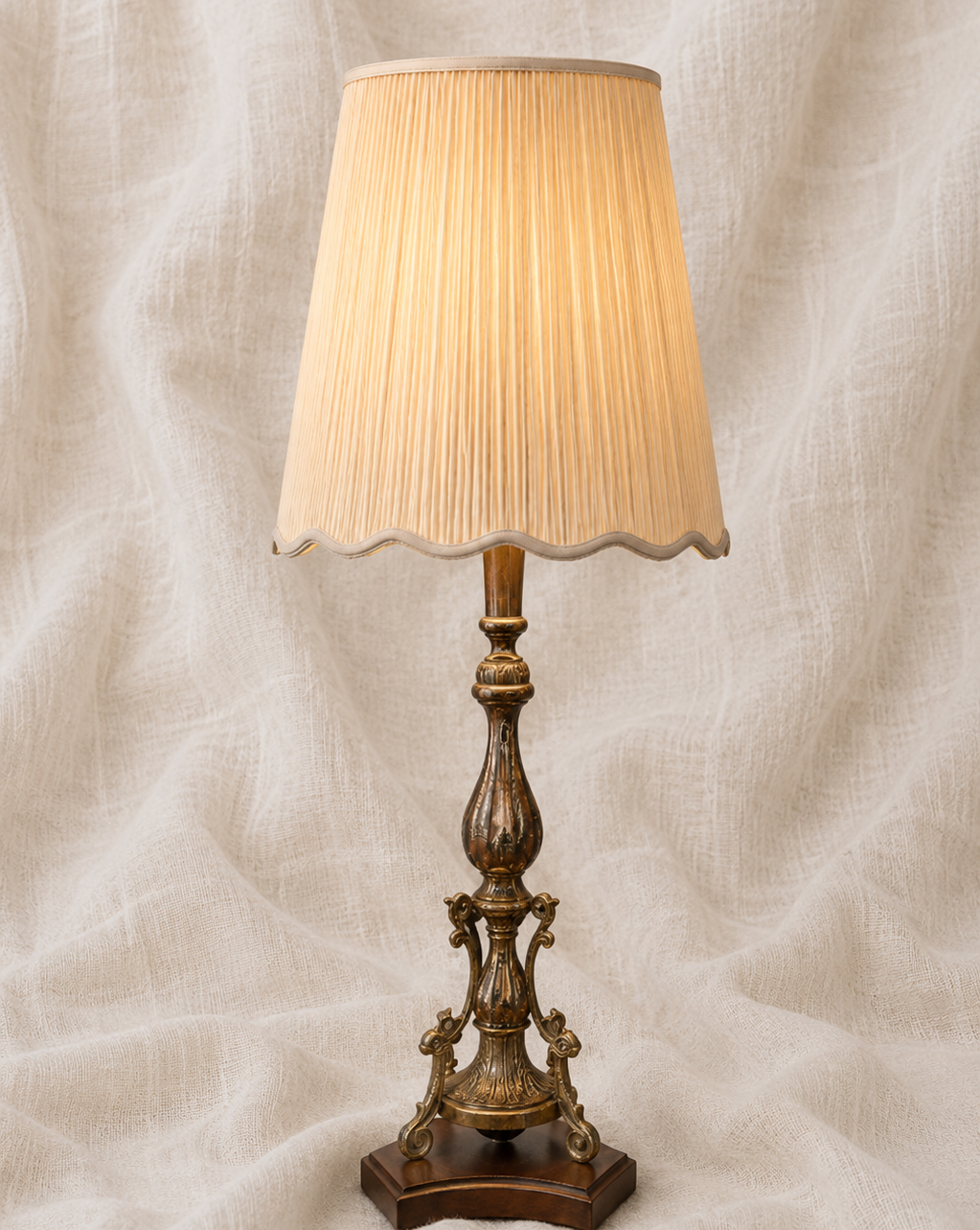 Vintage Pleated Table Statement Lamp